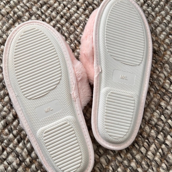 Splendid Slippers - Picture 3 of 3